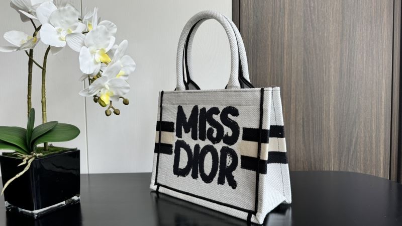 chr1st1an D10r shopping bags